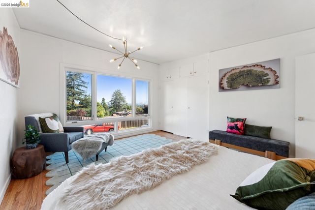 2301 Oak St, Berkeley, CA 94708