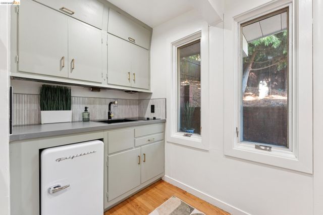 2301 Oak St, Berkeley, CA 94708