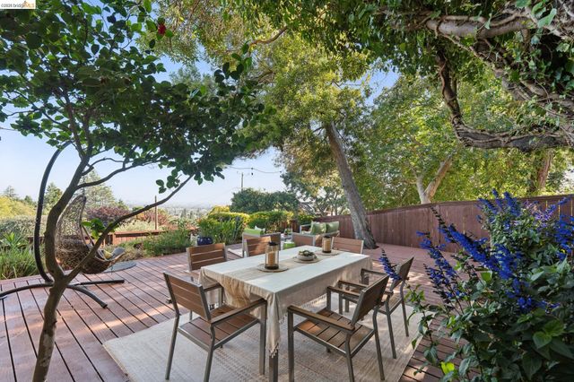 2301 Oak St, Berkeley, CA 94708