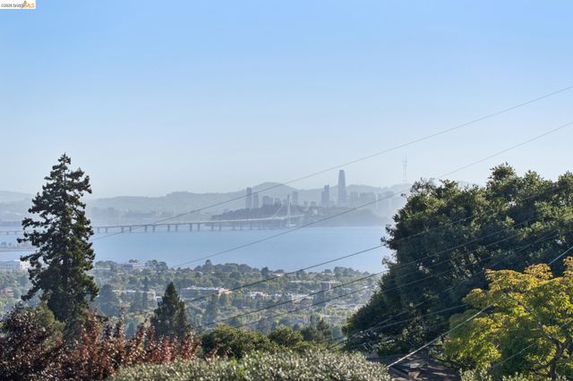 2301 Oak St, Berkeley, CA 94708