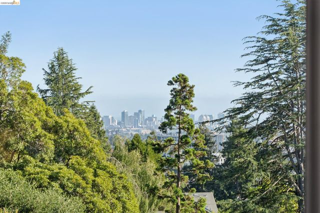 2301 Oak St, Berkeley, CA 94708