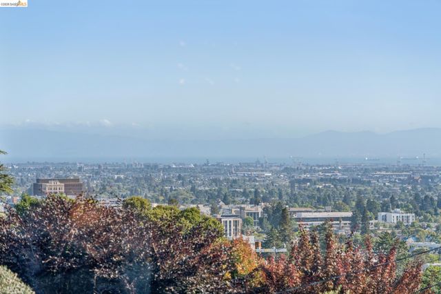 2301 Oak St, Berkeley, CA 94708