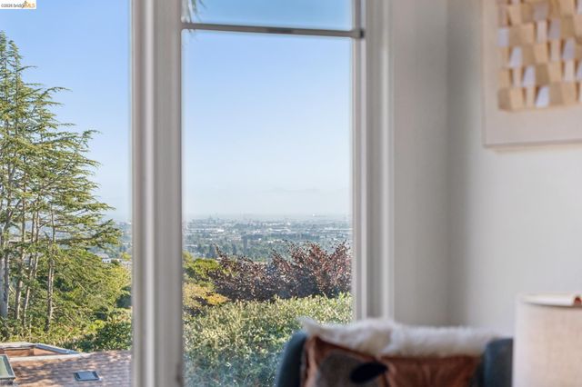 2301 Oak St, Berkeley, CA 94708