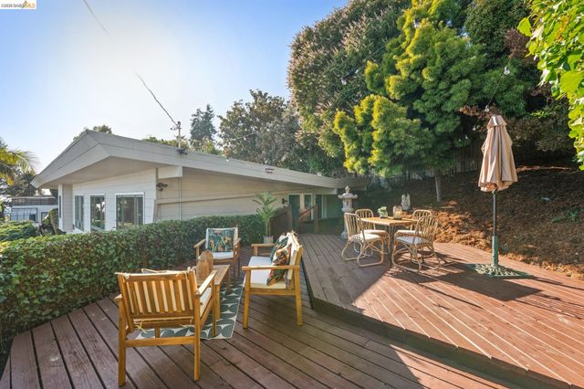 2301 Oak St, Berkeley, CA 94708