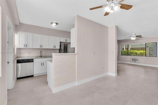 1165 Marseille Dr 21, Miami Beach, FL 33141