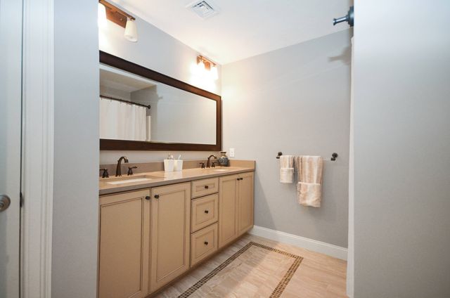 39 Luka Dr 39, Grafton, MA 01519