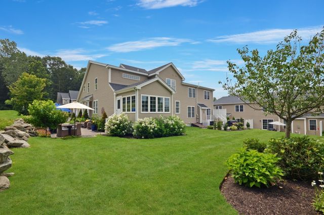 39 Luka Dr 39, Grafton, MA 01519