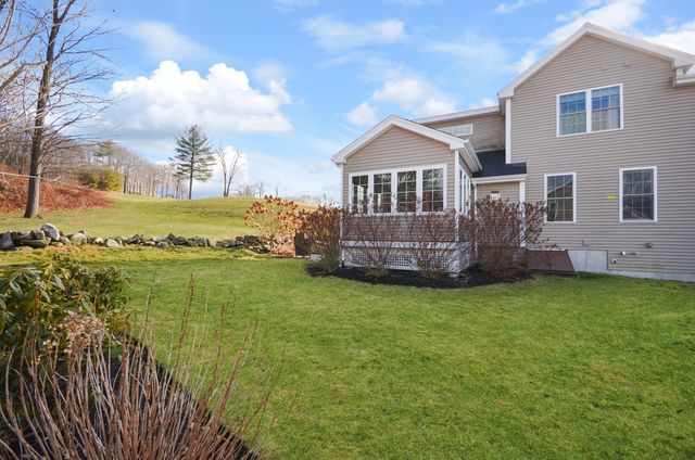 39 Luka Dr 39, Grafton, MA 01519
