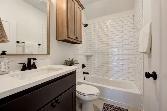 4932 Sand Lily Lane, Edmond, OK 73034