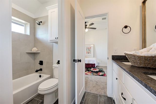 4932 Sand Lily Lane, Edmond, OK 73034