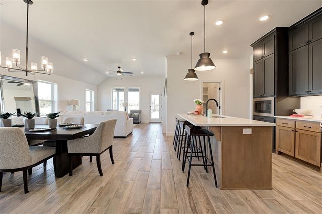 4932 Sand Lily Lane, Edmond, OK 73034