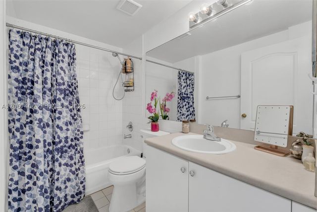 5091 NW 7th St PH-02, Miami, FL 33126