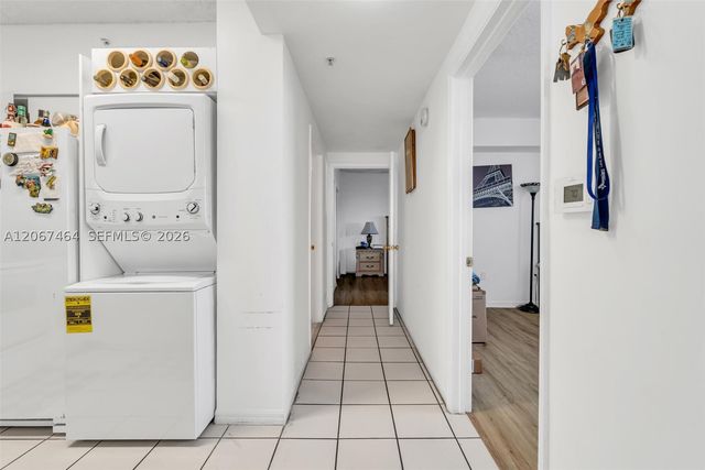 5091 NW 7th St PH-02, Miami, FL 33126