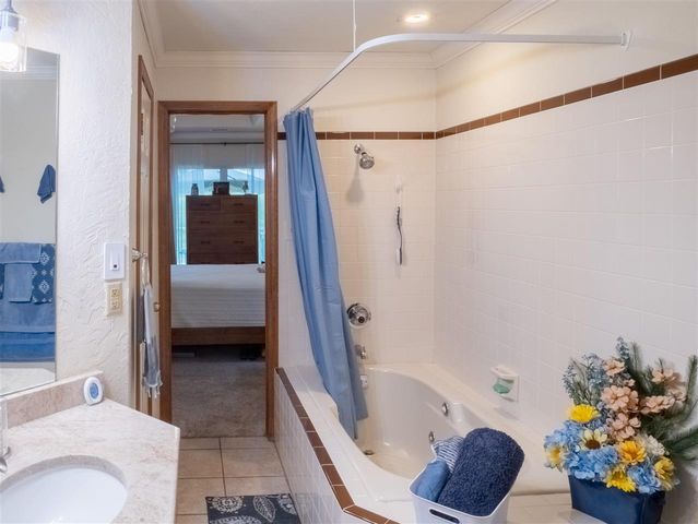 509 NW Fairway Villas Place Unit 1, Lawton, OK 73505