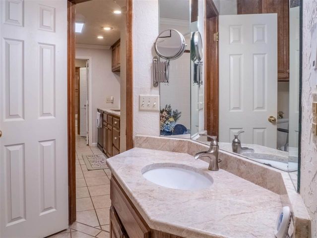 509 NW Fairway Villas Place Unit 1, Lawton, OK 73505