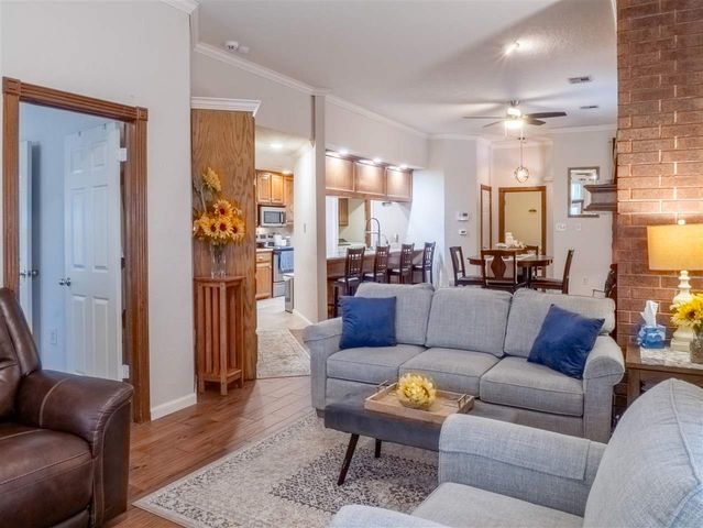 509 NW Fairway Villas Place Unit 1, Lawton, OK 73505