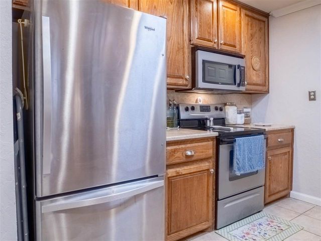 509 NW Fairway Villas Place Unit 1, Lawton, OK 73505