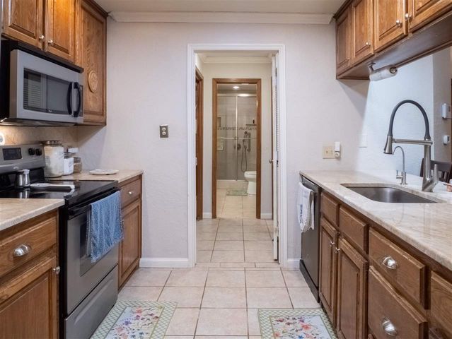 509 NW Fairway Villas Place Unit 1, Lawton, OK 73505
