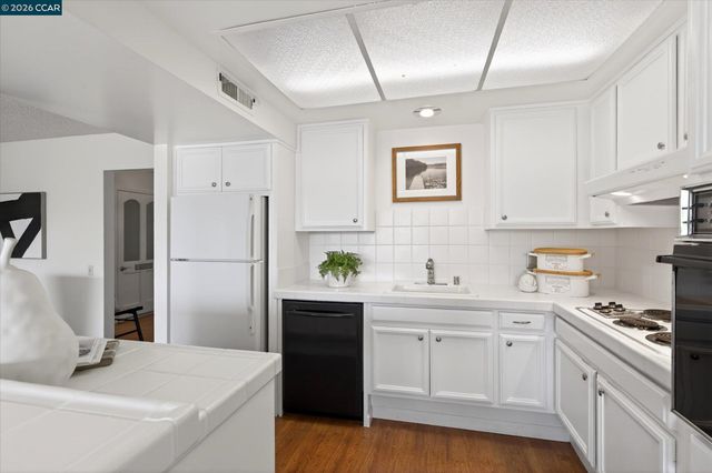 3101 Golden Rain Rd 2, Walnut Creek, CA 94595