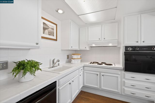 3101 Golden Rain Rd 2, Walnut Creek, CA 94595