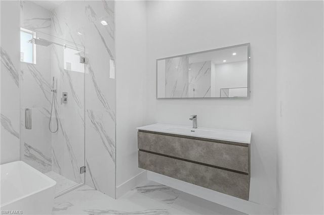 1623 NW 2nd ST, Cape Coral, FL 33993