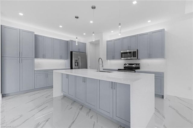 1623 NW 2nd ST, Cape Coral, FL 33993