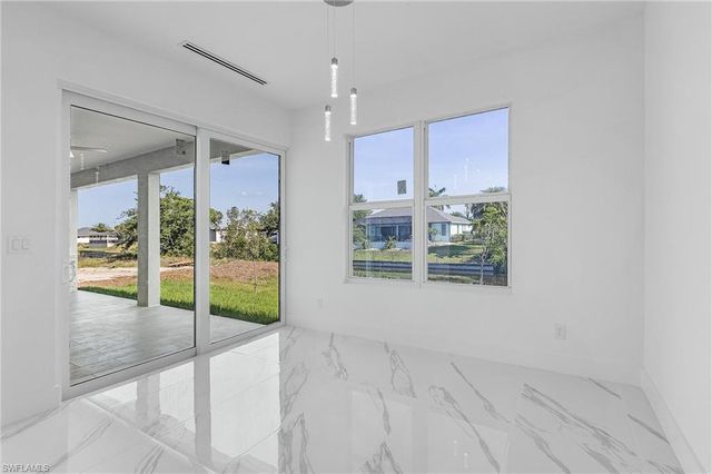 1623 NW 2nd ST, Cape Coral, FL 33993