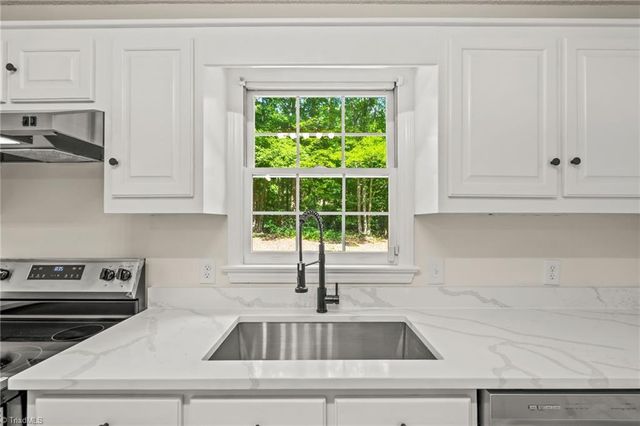 1067 Ross Harris Road, Asheboro, NC 27205