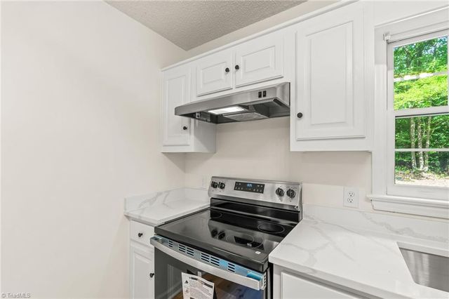 1067 Ross Harris Road, Asheboro, NC 27205