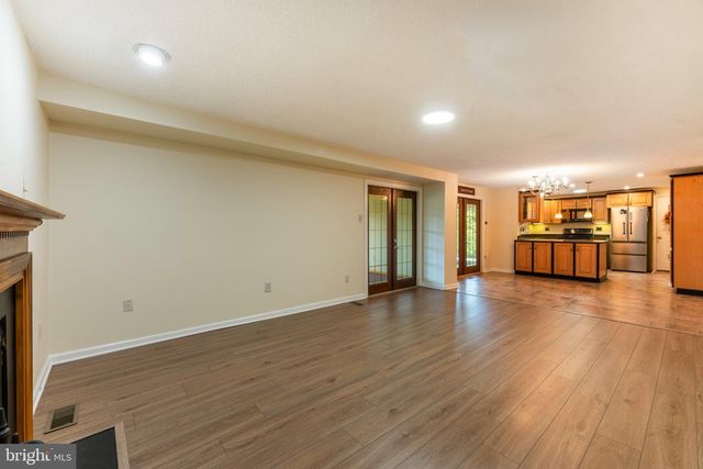 607 CHESTERFIELD ARNEYTOWN RD, Chesterfield, NJ 08515