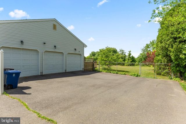 607 CHESTERFIELD ARNEYTOWN RD, Chesterfield, NJ 08515