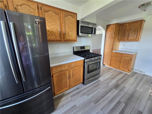 325 Outlook, Brentwood, PA 15227