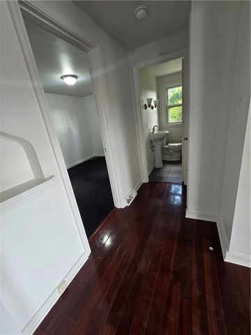 325 Outlook, Brentwood, PA 15227