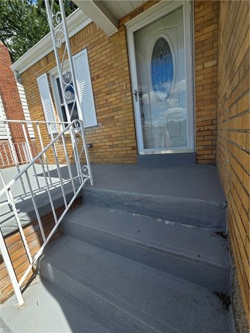 325 Outlook, Brentwood, PA 15227