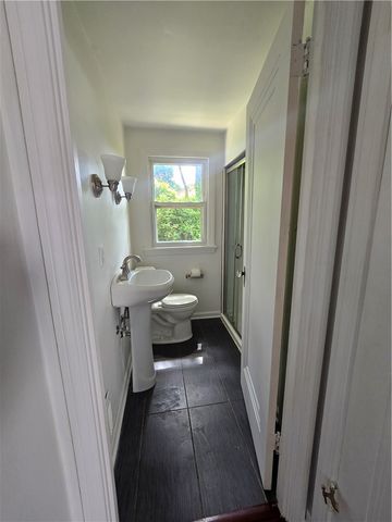 325 Outlook, Brentwood, PA 15227
