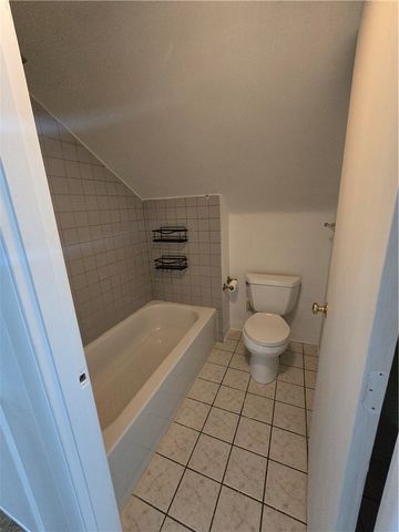 325 Outlook, Brentwood, PA 15227