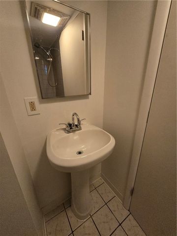 325 Outlook, Brentwood, PA 15227