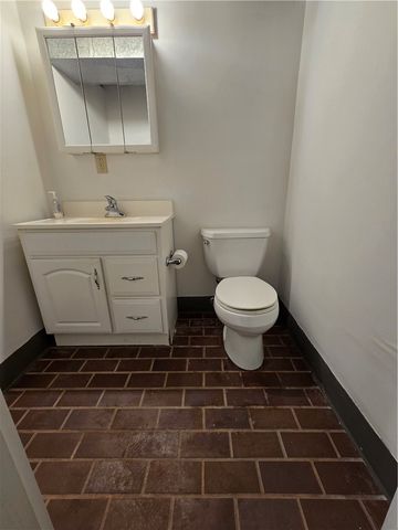 325 Outlook, Brentwood, PA 15227