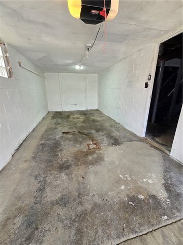 325 Outlook, Brentwood, PA 15227