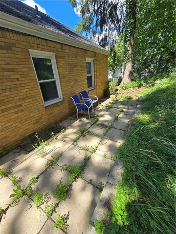 325 Outlook, Brentwood, PA 15227