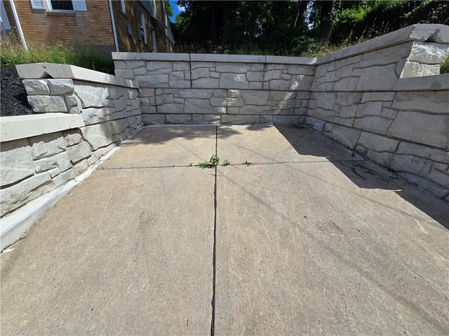 325 Outlook, Brentwood, PA 15227