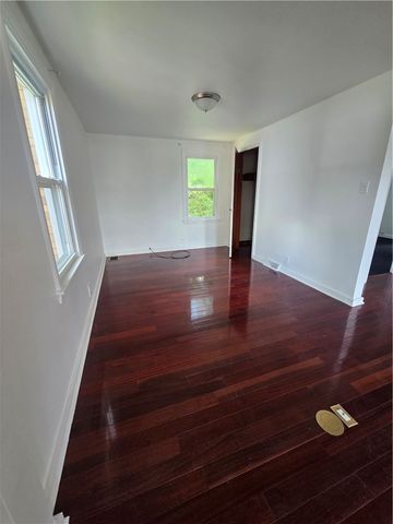 325 Outlook, Brentwood, PA 15227