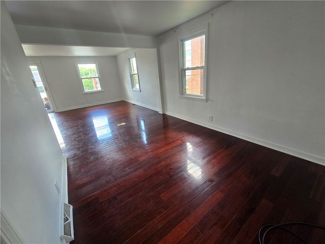 325 Outlook, Brentwood, PA 15227