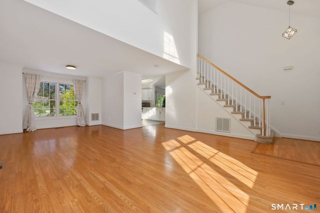 2 Village Court 2, Wilton, CT 06897