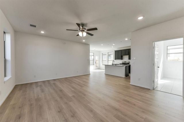 4221 Red Cedar Ring Lane, Pinehurst, TX 77362