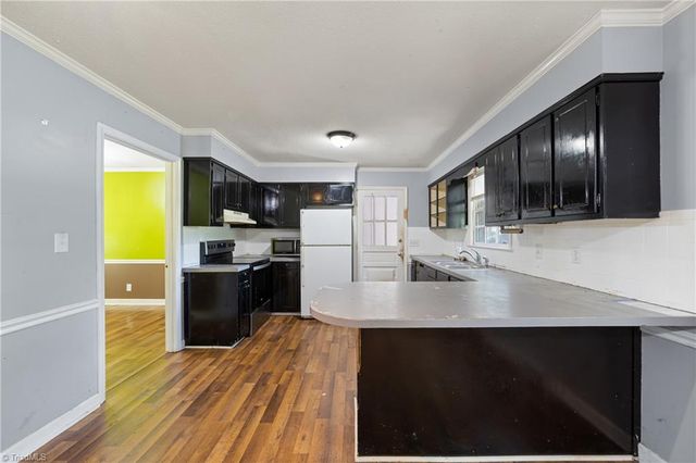 430 Flyntvalley Drive, Winston-salem, NC 27104