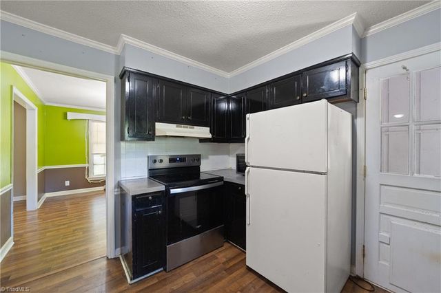 430 Flyntvalley Drive, Winston-salem, NC 27104