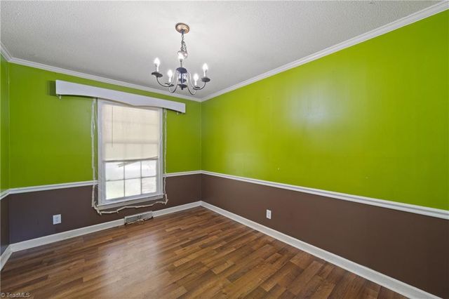 430 Flyntvalley Drive, Winston-salem, NC 27104