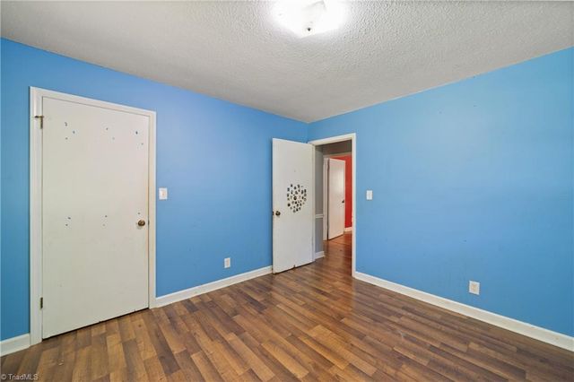 430 Flyntvalley Drive, Winston-salem, NC 27104