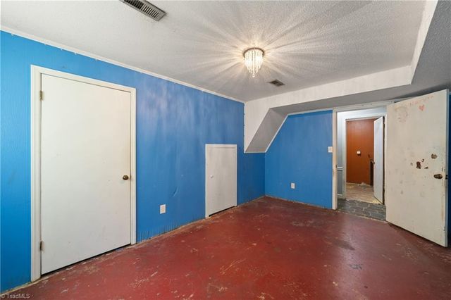430 Flyntvalley Drive, Winston-salem, NC 27104
